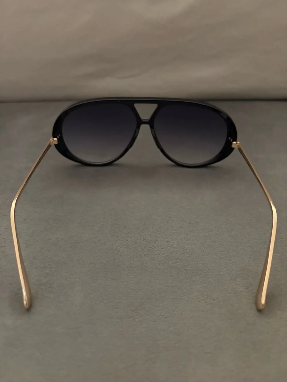 TJUTR Women’s Oversized Black and Gold Aviator Sunglasses - One Size